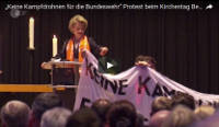 201705 Protest gegen Kampfdrohnen bein von der Leyens Predgt, https://www.youtube.com/watch?v=gpGVbDsXt00